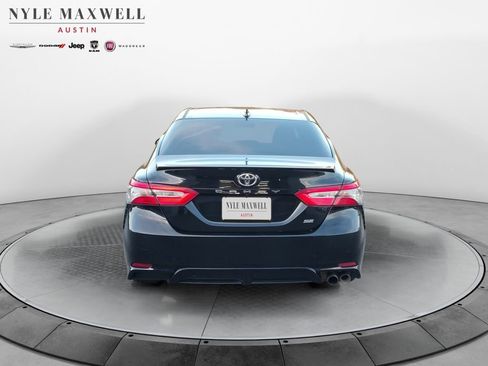 Used 2019 Toyota Camry L image 13
