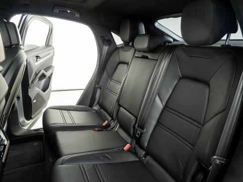 Certified 2026 Porsche Cayenne S AWD/4WD image 22