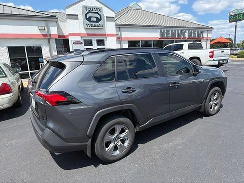 Used 2022 Toyota RAV4 XLE w/ Convenience Package AWD/4WD image 5