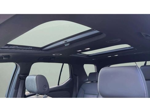 Certified 2023 Chevrolet Traverse LT w/ LT Premium Package image 11