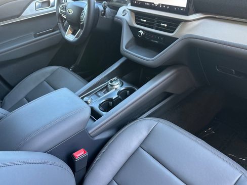 New 2026 Ford Explorer Active w/ Active Comfort Package RWD image 17