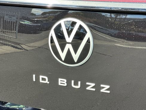 New 2025 Volkswagen ID. Buzz Pro S image 7