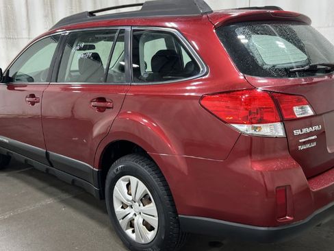 Used 2014 Subaru Outback 2.5i AWD/4WD image 2
