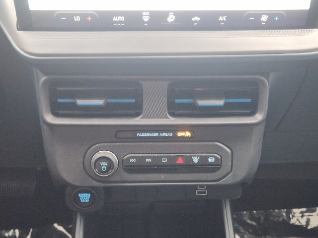 Used 2025 Ford Maverick Lobo AWD/4WD image 21
