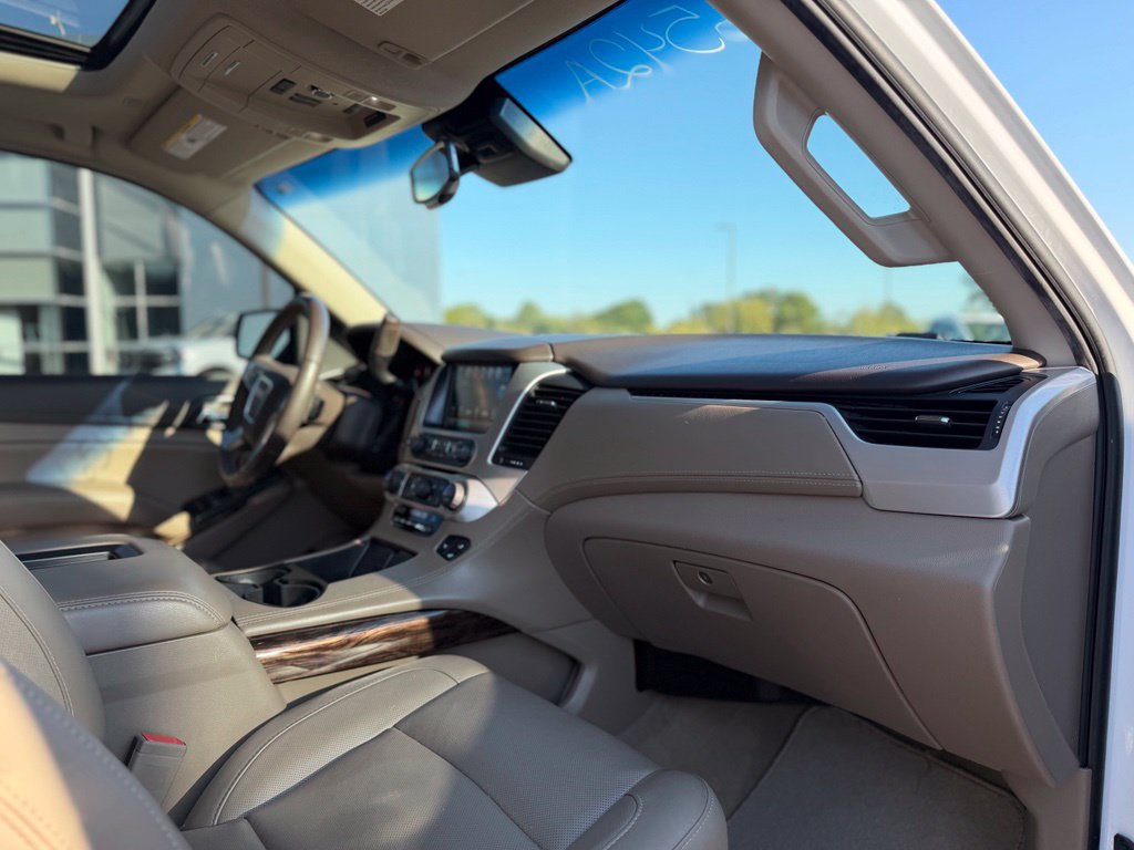 Used 2018 GMC Yukon XL SLT w/ Open Road Package AWD/4WD image 9