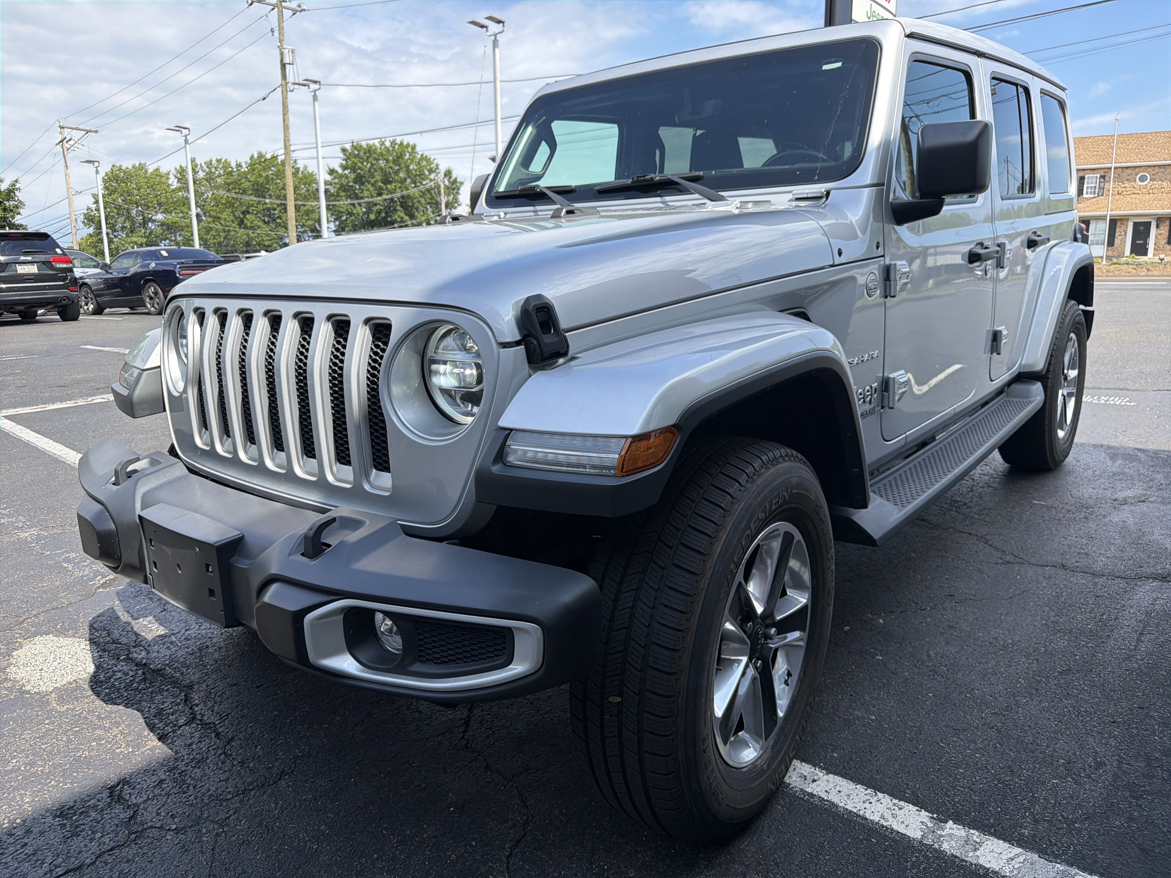 Certified 2022 Jeep Wrangler Unlimited Sahara w/ LED Lighting Group AWD/4WD image 3