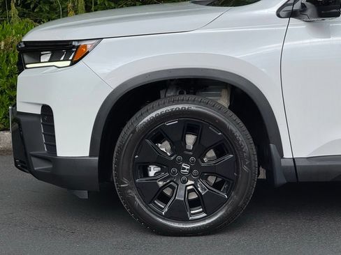 New 2026 Honda Pilot Black Edition image 4