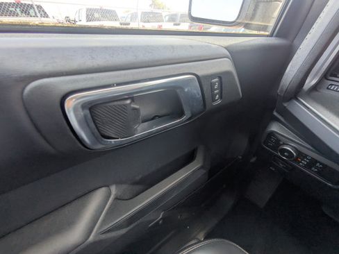 Certified 2025 Ford Bronco Badlands AWD/4WD image 23
