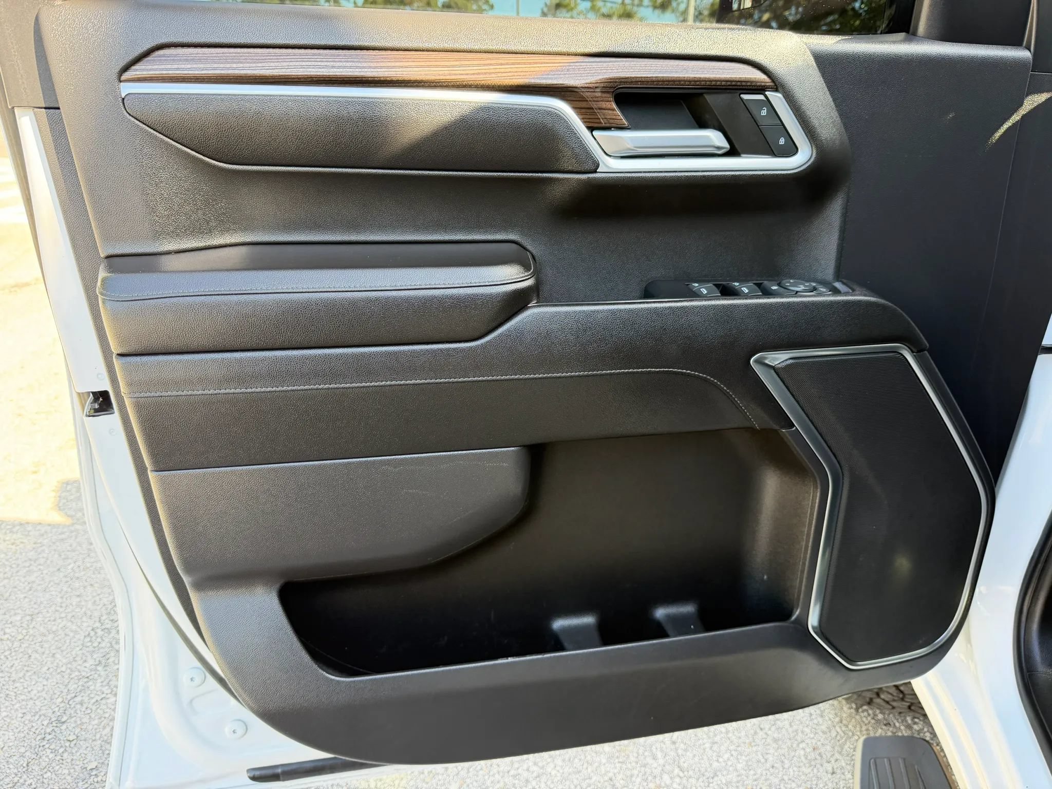Used 2023 Chevrolet Silverado 1500 RST RWD image 12