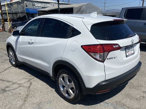 Used 2021 Honda HR-V LX image 9