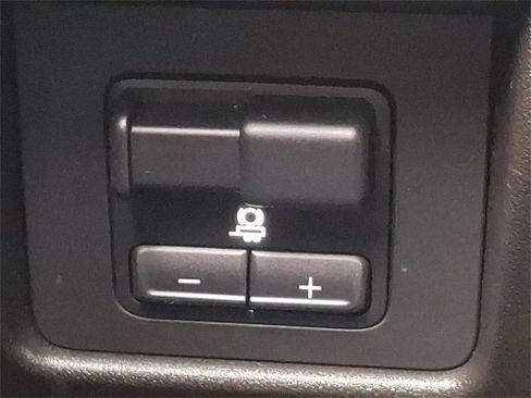 Used 2023 Chevrolet Colorado LT w/ LT Convenience Package II image 29