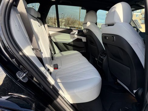 Used 2025 BMW X5 sDrive40i w/ Premium Package image 31