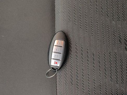 Used 2021 Nissan Versa SV FWD image 32