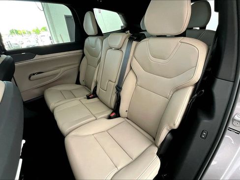 New 2026 Volvo EX90 Plus RWD image 22