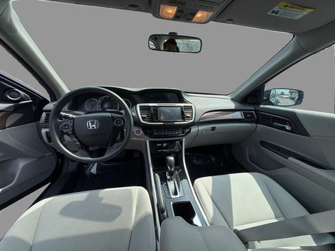 Used 2017 Honda Accord EX image 23