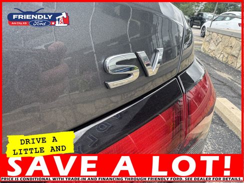 Used 2023 Nissan Versa SV image 28