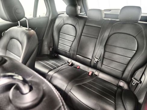 Used 2020 Mercedes-Benz GLC 300 4MATIC image 26