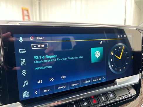 Used 2025 Chevrolet Silverado 2500 LT w/ Convenience Package image 14