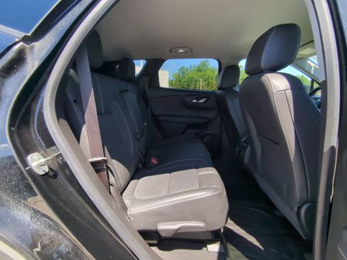 Used 2023 Chevrolet Blazer LT w/ Sound & Technology Package FWD image 11