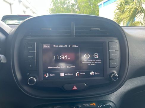 Used 2025 Kia Soul LX w/ LX Technology Package FWD image 20
