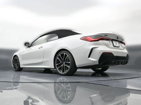 Used 2024 BMW 440i xDrive Convertible w/ Premium Package image 3