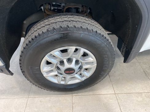 Used 2021 GMC Sierra 2500 SLE image 9