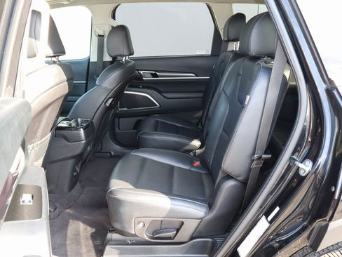 Used 2025 Kia Telluride S AWD/4WD image 9