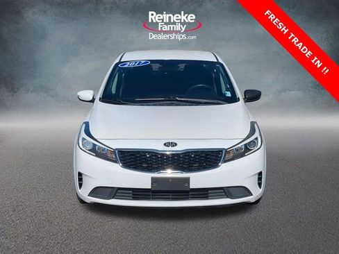 Used 2017 Kia Forte LX image 2