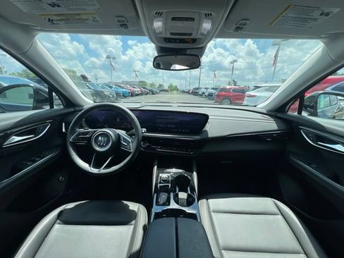 Used 2025 Buick Envision Preferred AWD/4WD image 21