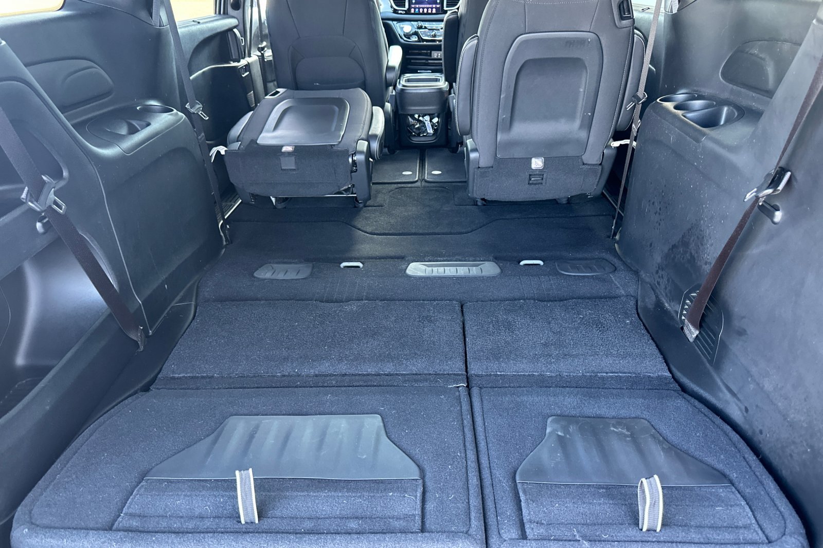 Used 2020 Chrysler Pacifica Touring w/ S Appearance Package FWD image 16