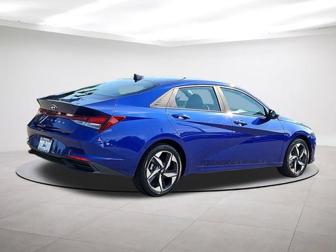 Used 2023 Hyundai Elantra SEL w/ Convenience Package FWD image 7