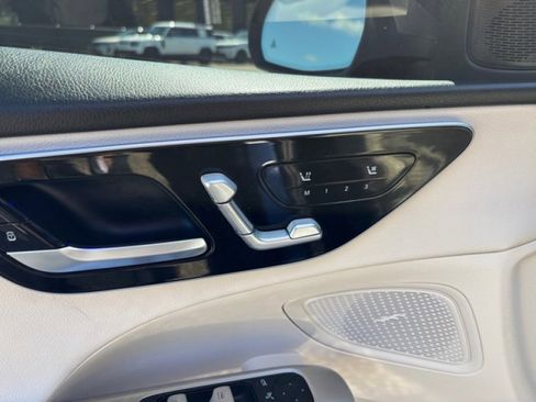 Used 2022 Mercedes-Benz C 300 4MATIC Sedan w/ Exclusive Trim Package image 11