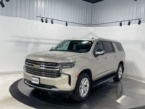 Used 2023 Chevrolet Suburban Premier AWD/4WD image 8