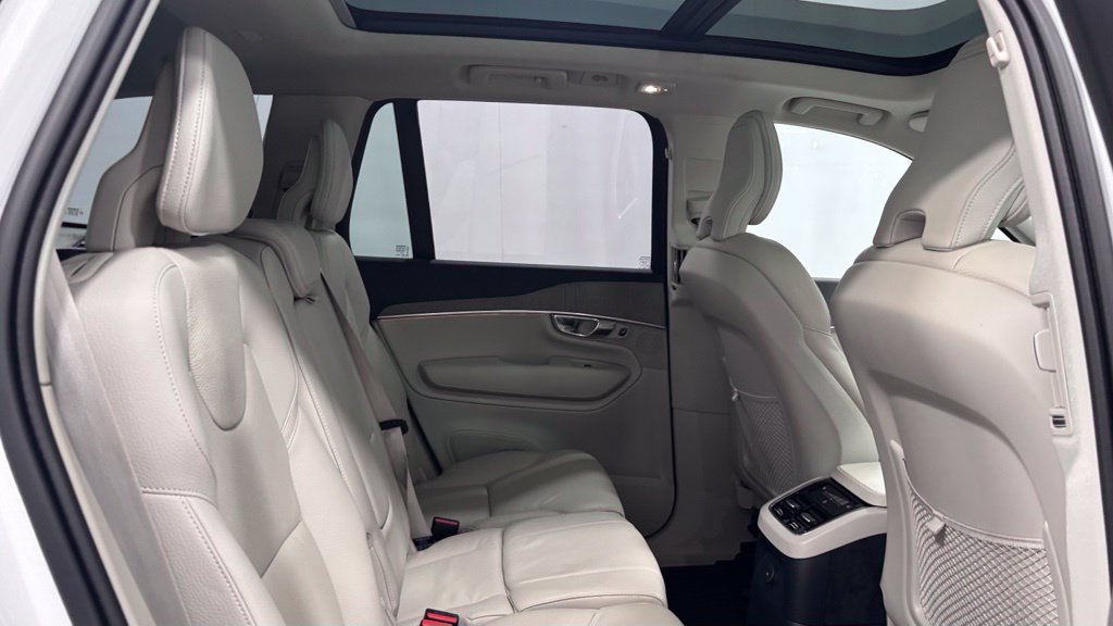 Certified 2025 Volvo XC90 T8 Plus w/ Protection Package Premier AWD/4WD image 25
