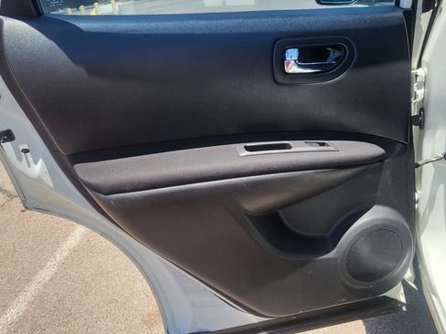 Used 2015 Nissan Rogue S FWD image 21