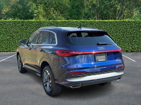 Used 2025 Audi Q5 Premium w/ Convenience Package image 4