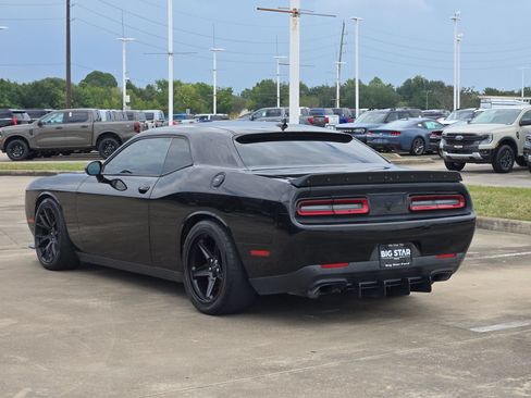 Used 2016 Dodge Challenger SRT Hellcat RWD image 6