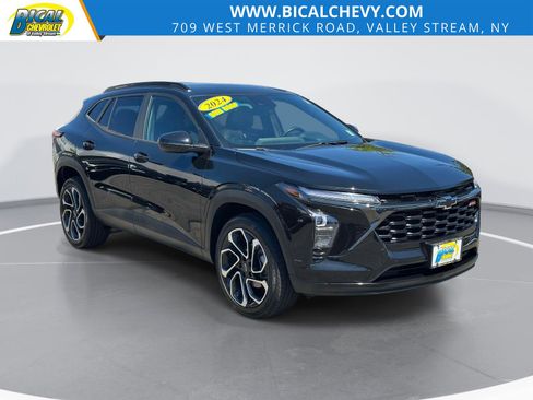 Used 2024 Chevrolet Trax RS w/ Sunroof Package FWD image 1