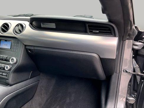 Used 2022 Ford Mustang GT RWD image 18