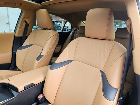 Used 2023 Lexus ES 250 w/ Premium Package image 22