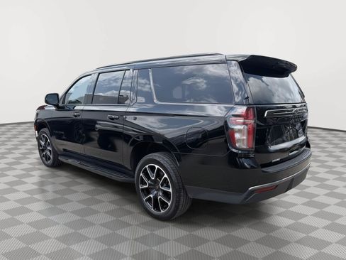 Used 2022 Chevrolet Suburban RST w/ Luxury Package AWD/4WD image 4