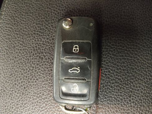 Used 2017 Volkswagen Jetta SE FWD image 32