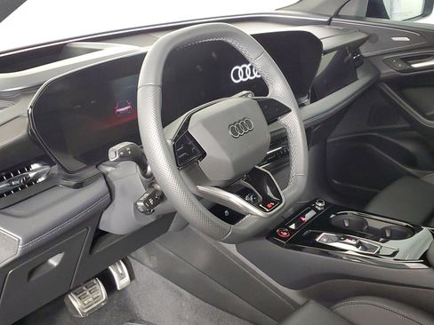 Certified 2025 Audi SQ6 e-tron Prestige w/ 21" Black Optic Wheel Package image 25