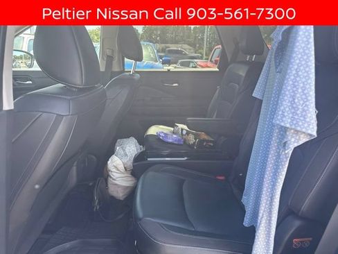 Used 2023 Nissan Pathfinder SL w/ SL Premium Package FWD image 14