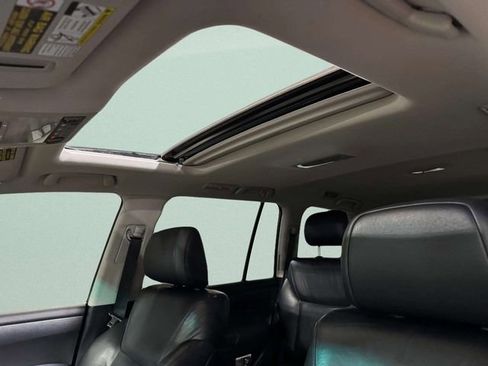 Used 2011 Lexus LX 570 4WD image 23