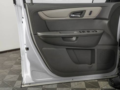 Used 2017 Chevrolet Traverse LS FWD image 32