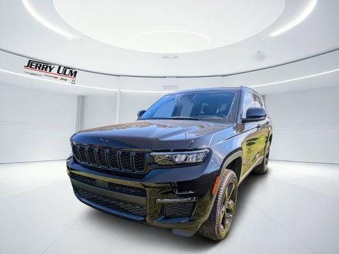 New 2025 Jeep Grand Cherokee L Limited w/ Black Appearance Package image 6