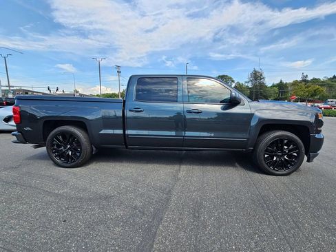 Used 2018 Chevrolet Silverado 1500 LT w/ All Star Edition AWD/4WD image 2