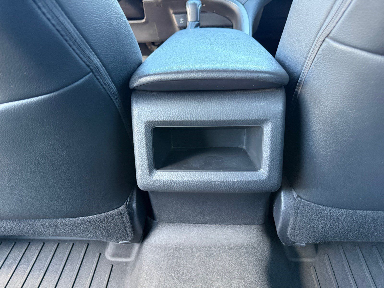 Used 2019 Toyota Camry SE FWD image 30