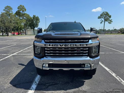 Used 2020 Chevrolet Silverado 2500 LTZ w/ LTZ Premium Package AWD/4WD image 3